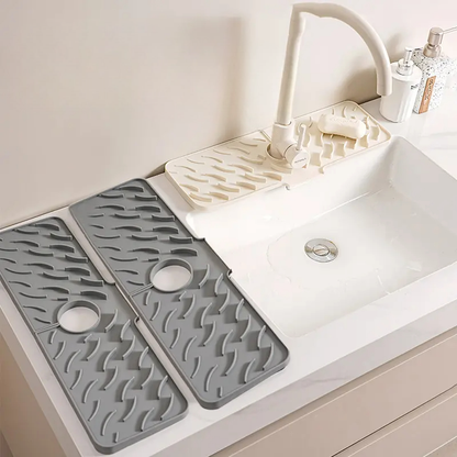 Wave‑Pattern Silicone Faucet Draining Mat – 5° Sloped Non‑Slip Drip Pad (70 mm)